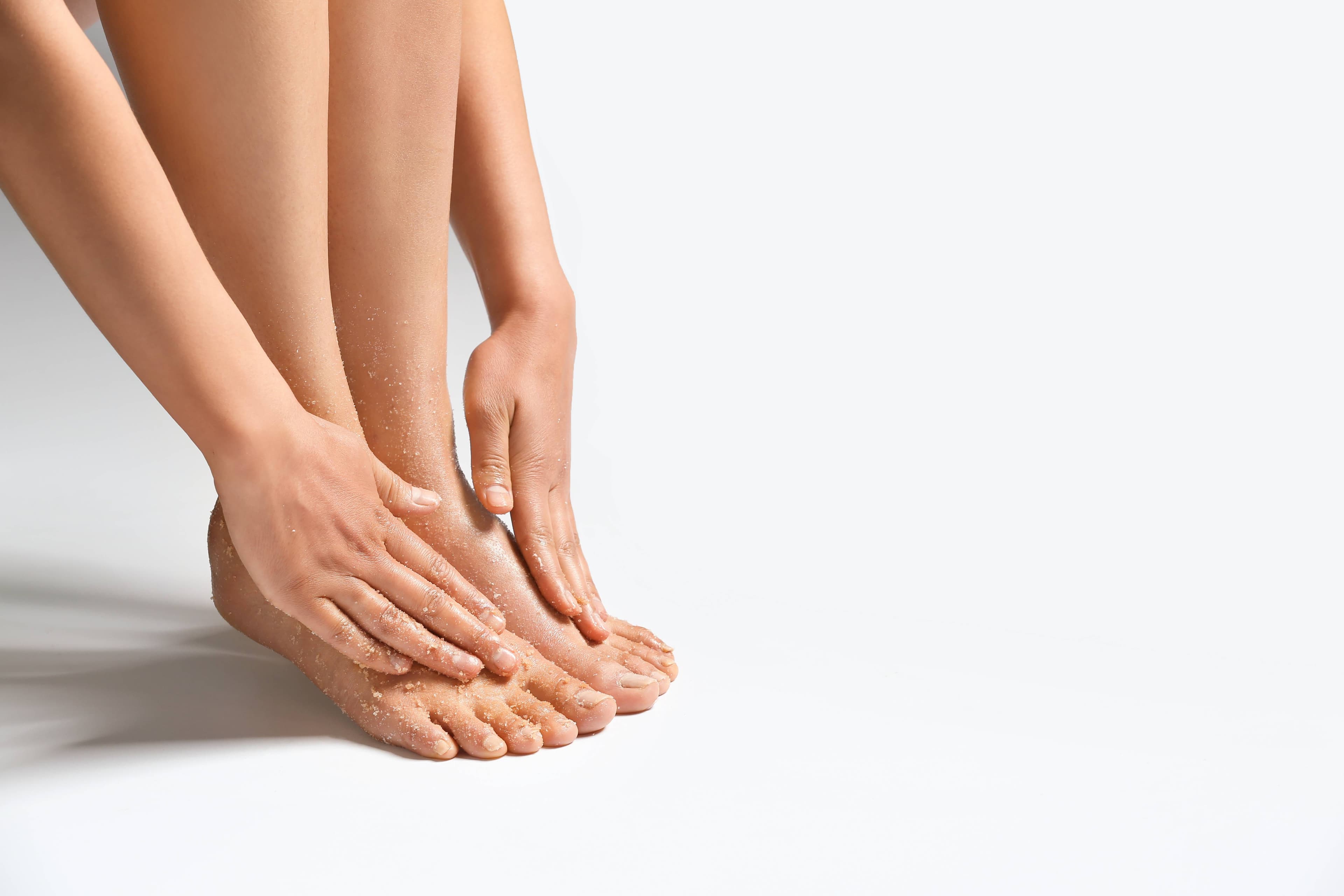 Feetcalm Exfoliating Body Scrub 125ml.