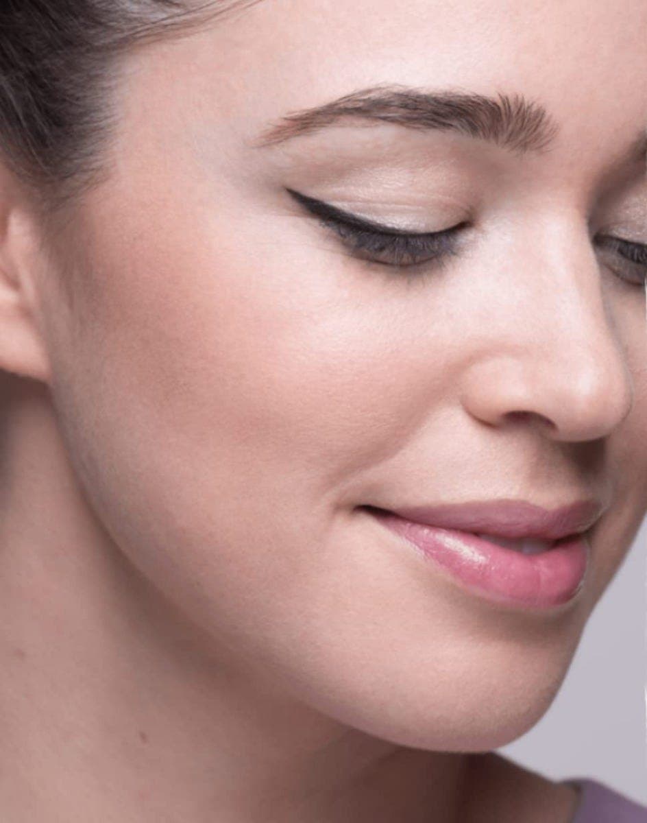 ايسنس كحل سائل ضد الماء